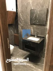  5 شقة فاخرة للبيع في الكرسي - خلف إدارة السير 165م مع ترس 25م تشطيب سوبر ديلوكس لم تسكن