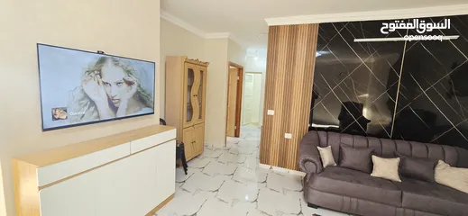  6 شقق مفروشة جاهزة للبيع.