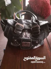  4 حقيبة نسائيه لون بيج ومطعمه بالعسلي والبني وقفل ذهبي ديكور جميل واسعه من الداخل بحاله