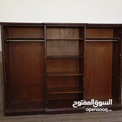  2 خزانة ملابس 6 ابواب خشب لاتيه بحال ممتازه جدا