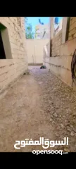  3 شقه عظم  للبيع في بتونيا مساحه  داخلي 150متر مع ارض 200متر