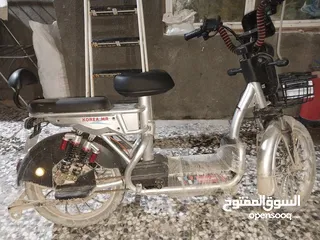  4 دراجة كهربائية