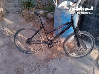  1 بسكليت بحالة ممتازة