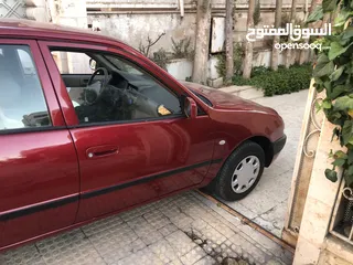  1 تويوتا كوروللا اوتوماتيك اصلي موديل 2000