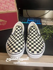  1 Brand New Vans Slip-On Shoes – Iconic Style & All-Day Comfort
