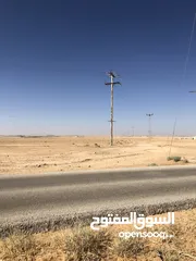  17 في قرية القنيطرة على الشارع المعبد مباشرة كهرباء على امتداد الشارع / مشروع مميز من المالك مباشرة