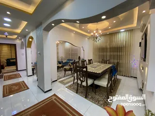  6 عماره ثلاث طوابق وروف بمواصفات خاصه للبيع في جبل الحسين