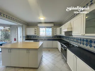 2 فيلا متلاصقة للبيع في عبدون