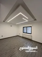  9 شقة للبيع في طريق المطار بتشطيب فندقي باطلاله مميزه جدا