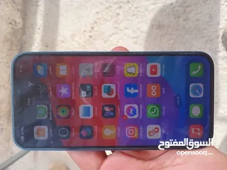  7 آيفون 12 عادي بحاله ممتازه بطاريه 78 سعه التخزين 64 وجهاز اصلي كلشي فيه اصلي ولا مغير فيه اشي