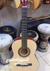  4 جيتار كلاسيك احترافي