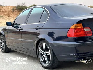  4 BMW 320i 2000