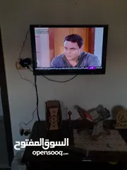  5 شاشه استعمال خفيف 32 بوصه شارب استعمال بسيط بحال الجديد معه ريموت وقاعده بدون الرسيفر الرسيفر فقط