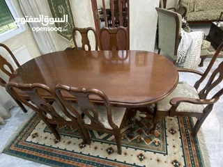  3 طاولة سفرة مع بوفيه و مراية بحالة ممتازة