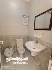  12 شقة من فيلا فارغة للإيجار