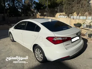  8 كياK3 سيراتو فتحة سقف  2014 بنزين ماتور 1600 نخب