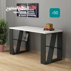  2 طاولة للدراسة والكمبيوتر بتصميم مميز.