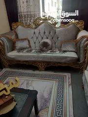  1 طقم كنب شبه جديد إستعمال خفيف مع طقم طاولات وشاشه وطاولة شاشه