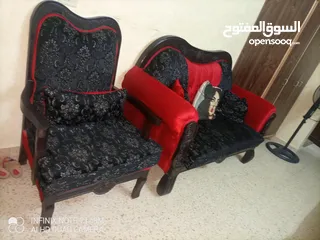  8 طقم كنب 7مقاعد بحالة جيدة جدا للبيع المستعجل 75د الموقع الزرقاء