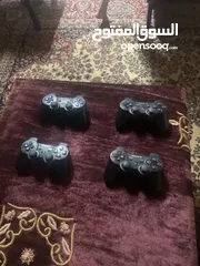  2 بلايستيشن 3  مع fifa 14 و15 واربع ريموتات