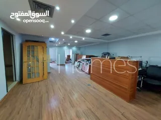  6 مكتب طابق رابع مشطب ومدوكر في شارع مكة، مساحة المكتب 90م