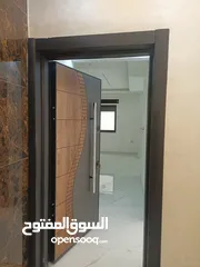  12 للبيع شقه طابق أول سوبر ديلوكس  ضاحية الحج حسن حي الروضه قرب مستشفى الحنان ومسجد الروضه