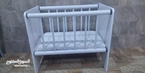  1 مستلزمات اطفال + سرير بيبي + للبيع