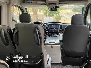  20 باص فان10ركاب لنقل الركاب والسياح وخدمات التوصيل من والى المطار والمعابر الحدوديه والجولات السياحيه