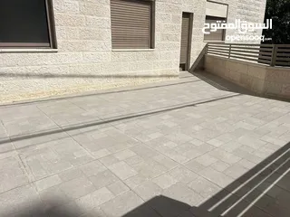  1 شقه للبيع في عين منجد طابق ارضي مع حديقه مع مدخل خاص