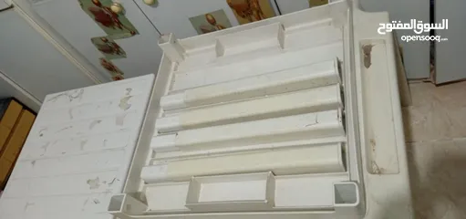  11 خزاين بوفيه ايكيا جوايكو عدد 4   مرايا عدد 3 طاولات عدة احجام عدد 9 ووكر بحالة جيدة + كرسي حمام
