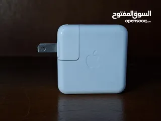  1 شاحن Apple اصلي