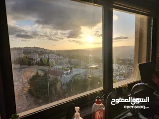  11 شقة مع رووف و ترس إطلالة أبدية خلابة  على جبال جرش و السلط في أجمل مناطق الجبيهة ابو عوف تنظيم أ