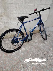  4 بسكليت مستعمل بحالة الجديد نوع ياباني كلشي شغال معاه بيجي مكان لمطرة المي و ستاند تلفون و كرسي جديد.