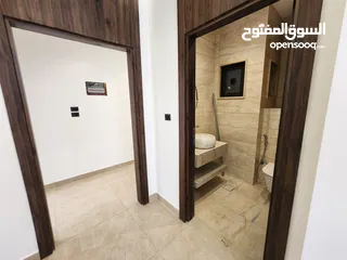  6 روف للبيع في عبدون  ref : 14328