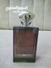  8 غرشة عطر وقطعة بخور