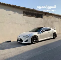 5 2014 Toyota GT86 (Pearl White)