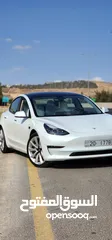  10 Tesla Model 3 Standerd Plus 2022 ابيض وداخليه ابيض جمرك جديد شهر 12‎ بسعر 20 الف بدون الرقم