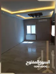  7 شقة طابق ثاني للبيع في شارع مكة  خلف شركة ابو خضر مساحة 160م