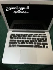  1 Macbook Air 2017مستعمل بحاله ممتازه ونظيف جدا عليه نظامين الماك و الويندوز