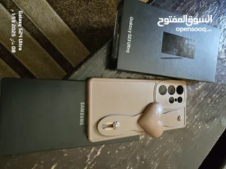  4 جهاز جالكسي s23ultra 256 مع 12 رام بحالة ممتازة شبه جديد شرق اوسط استعمال بنت يعني الجهاز نضيف جدا