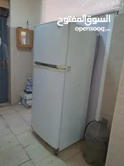 1 ثلاجة وتلفزيون للبيع