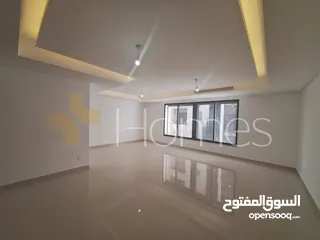  2 شقة طابق تسوية للبيع في دابوق بمساحة بناء 300م