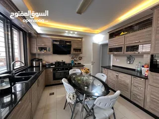  7 شقه داخل منطقه ام السماق / جنب مدارس الدر المنثور