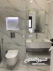  11 شقق فاخرة بتشطيبات عصرية للبيع