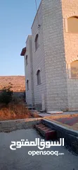  2 فيلا مميزة حجر اربع جهات في الباذان للبيع