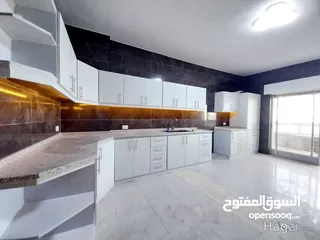  3 شقة غير مفروشة للإيجار 220م2 ( Property 18795 ) سنوي فقط