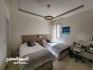  7 شقة فاخرة فارغة للبيع او للإيجار بمواصفات فيلا - ref : 14560
