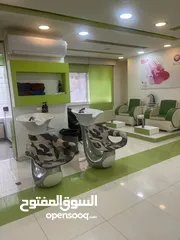  11 صالون سيدات للبيع مقابل جامعة الاميرة سمية وبالقرب من الجامعة الأردنية
