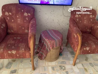  2 طقم كنب بحاله جيدةةةً