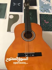  2 جيتار نوع Moreno لونة اورنج لامع و مميز